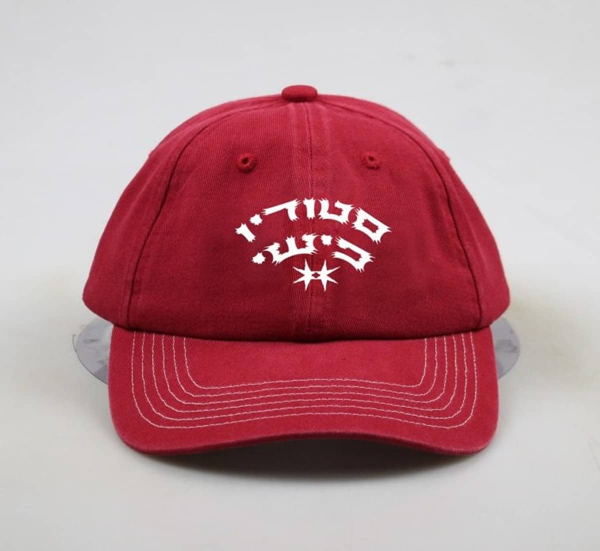 כובע מטאל אדום